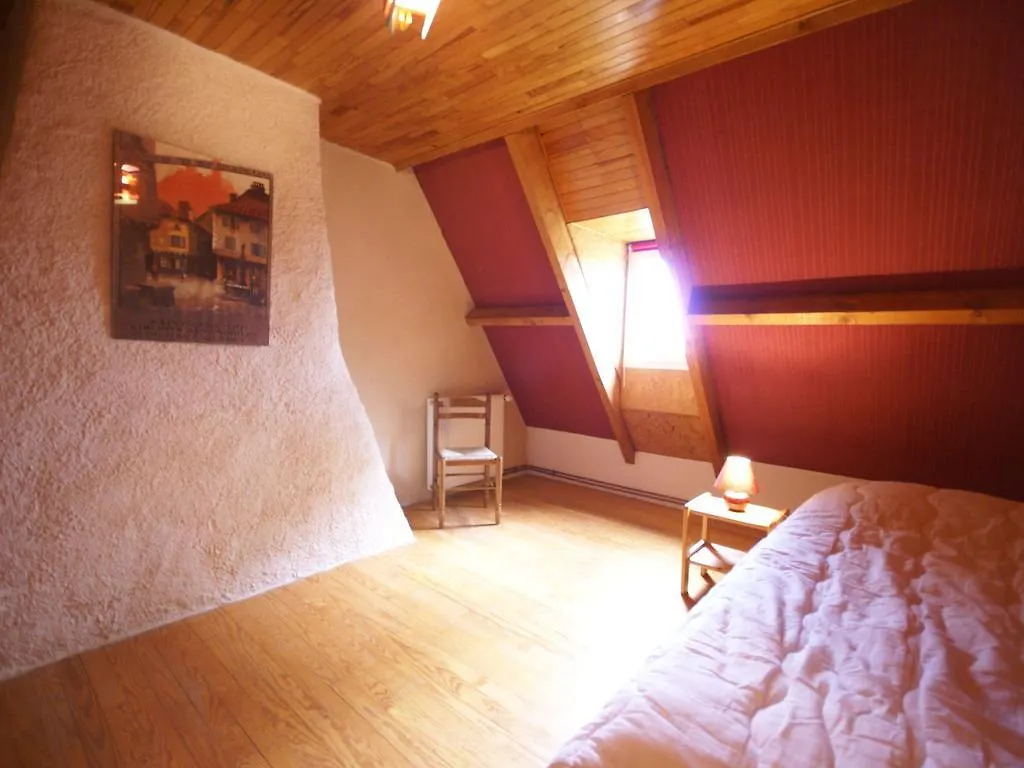 Beautiful Holiday Home Near The Forest Murat